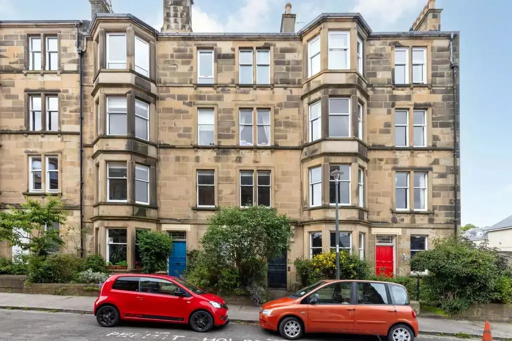 Flat Strathfillan Road in City of Edinburgh