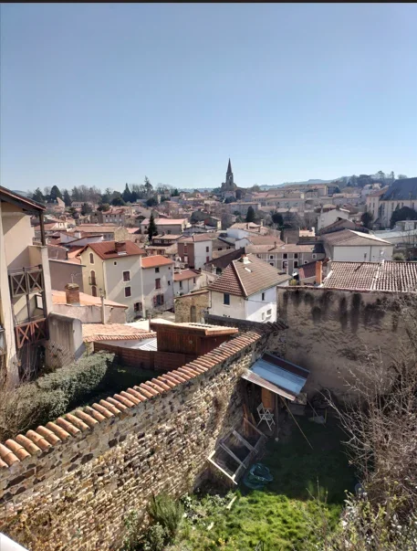 Appartement Place des Écoles à Billom