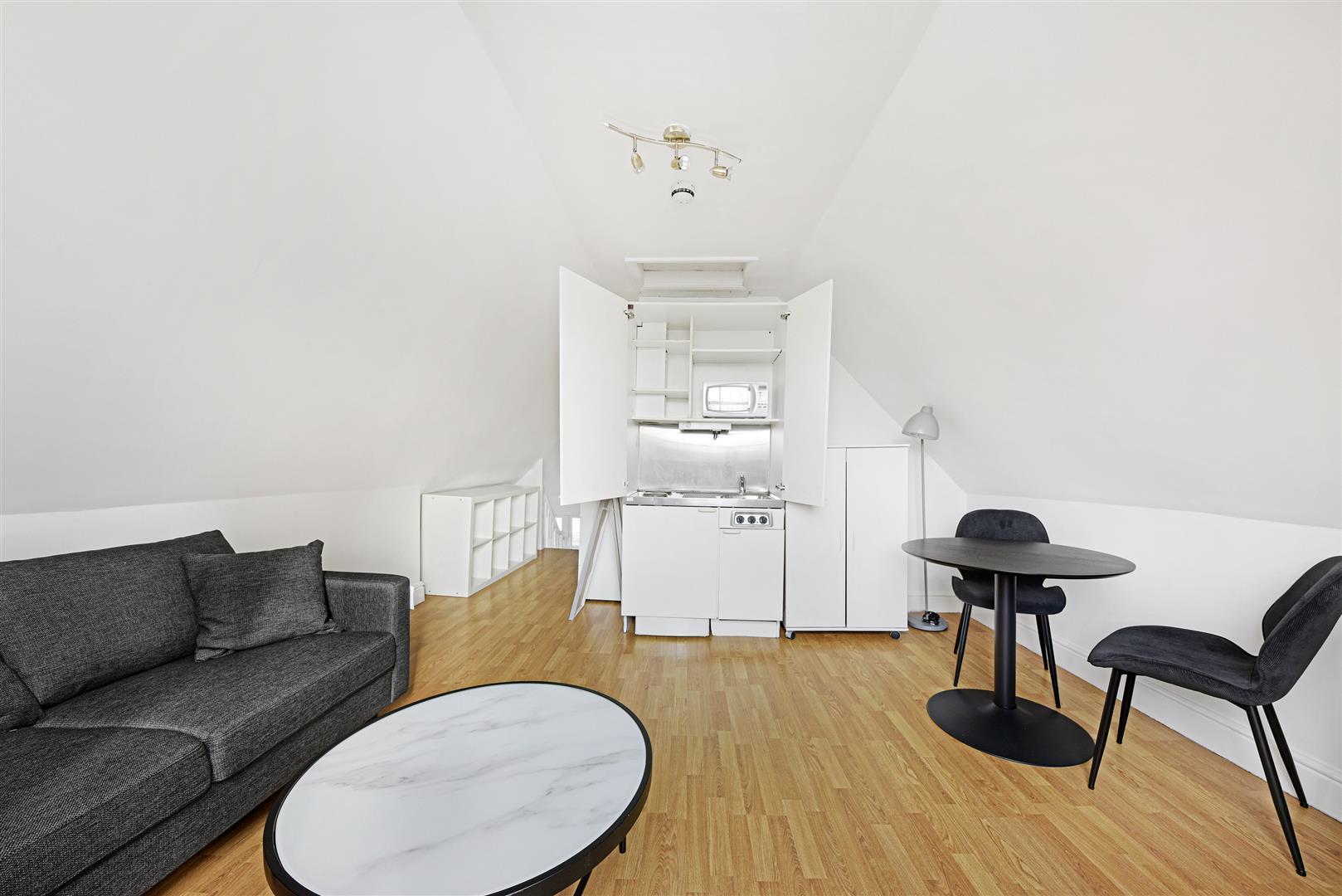 Flat St Petersburgh Place in City of Westminster
