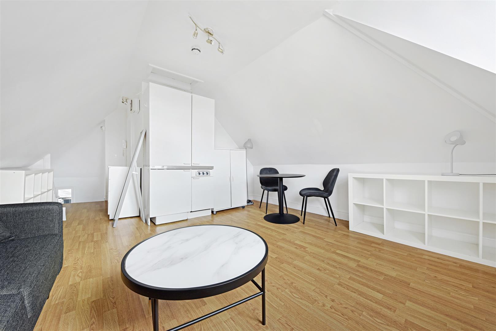 Flat St Petersburgh Place in City of Westminster