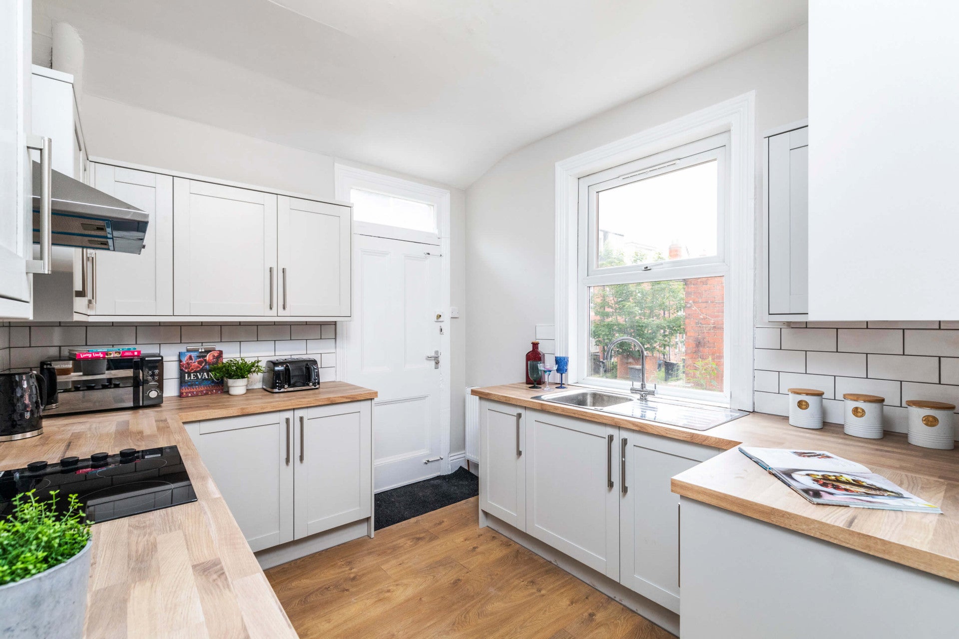 House Estcourt Terrace in Leeds