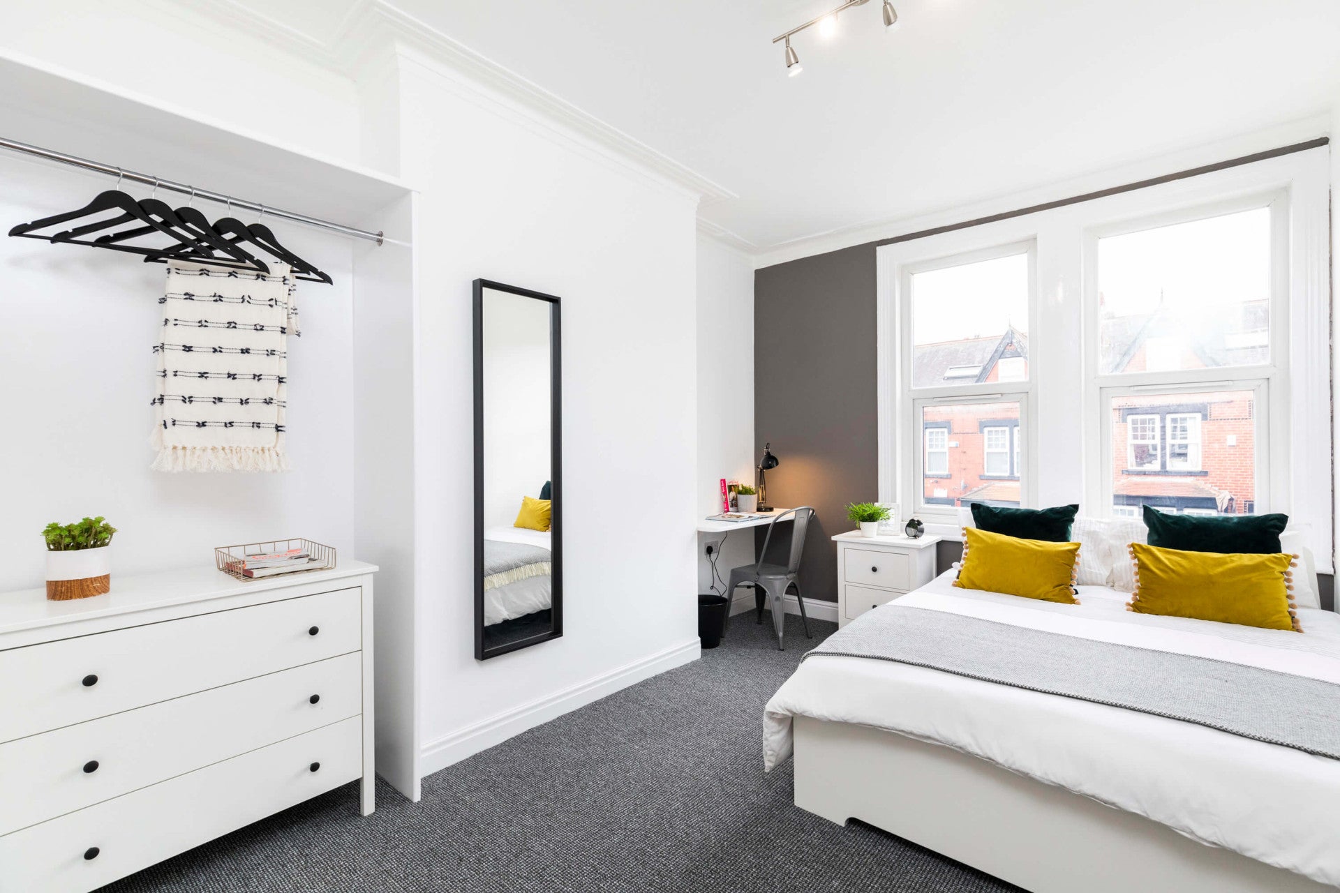 House Estcourt Terrace in Leeds