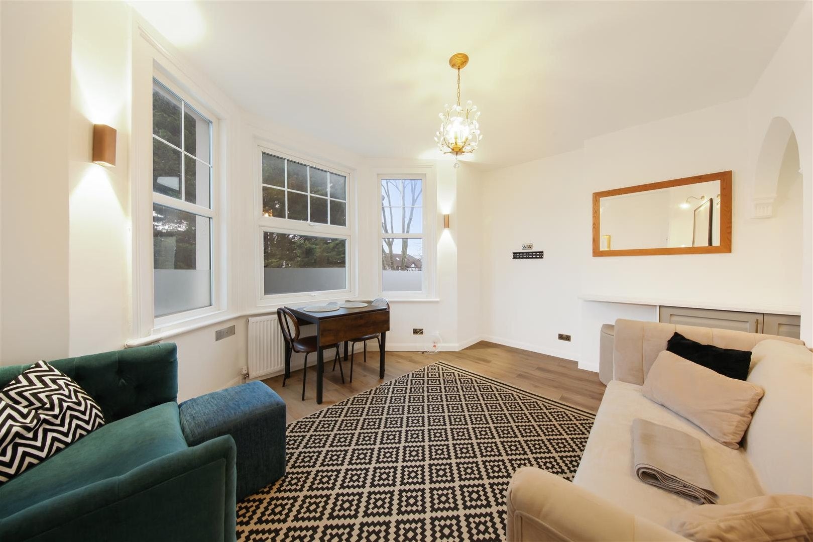 Flat Wildwood Close in Greater London