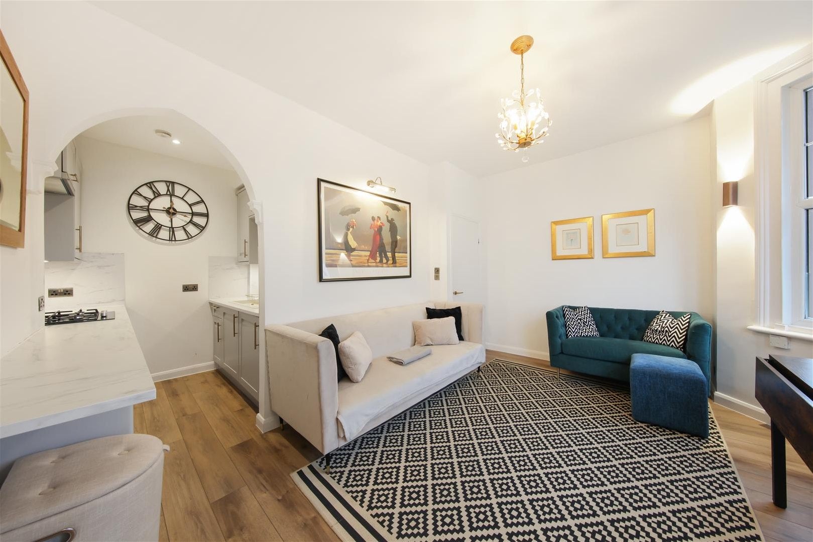 Flat Wildwood Close in Greater London