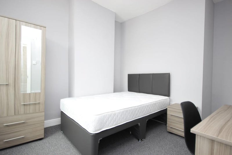 Room Woodthorpe Road in Sheffield