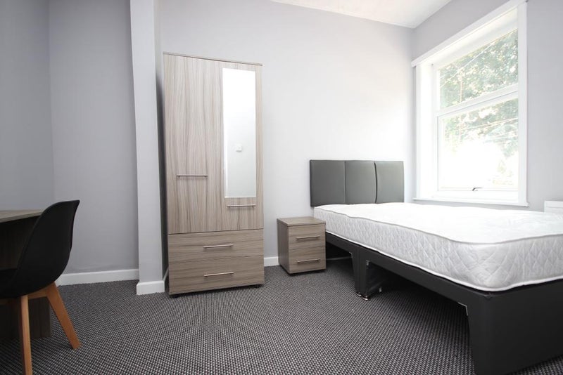 Room Woodthorpe Road in Sheffield