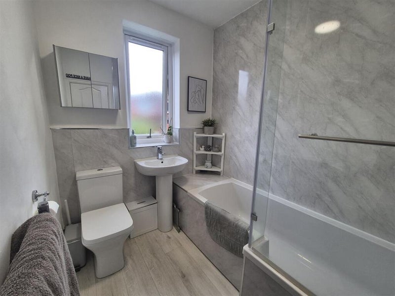 Room Woodthorpe Road in Sheffield