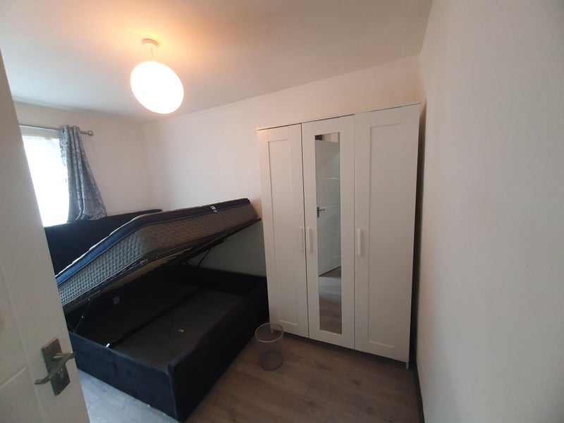 Room Albany Close in Greater London