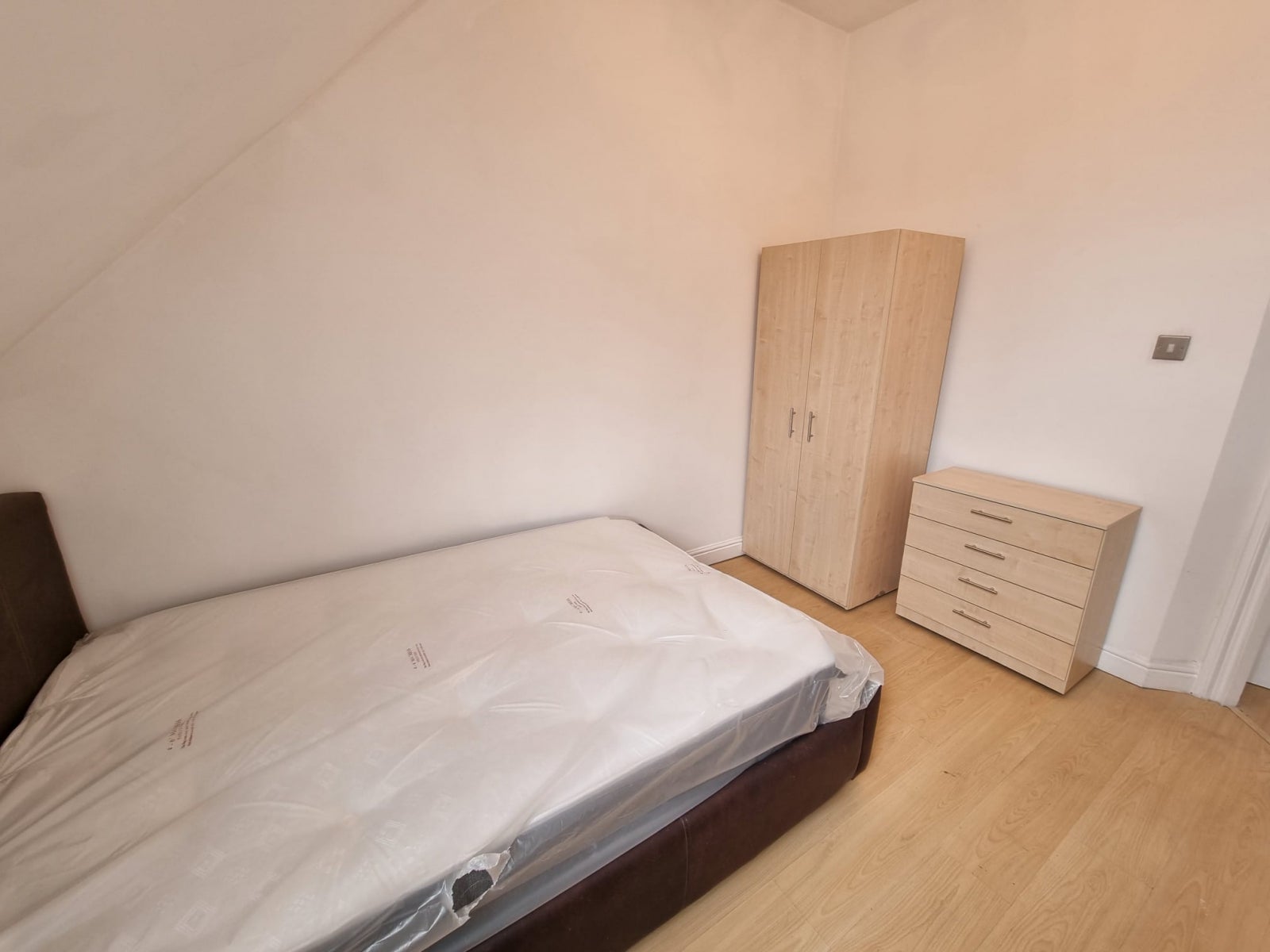 Flat Curzon Avenue in Manchester