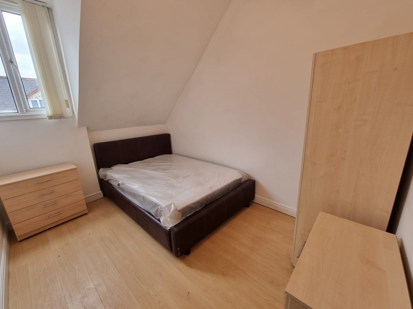 Flat Curzon Avenue in Manchester