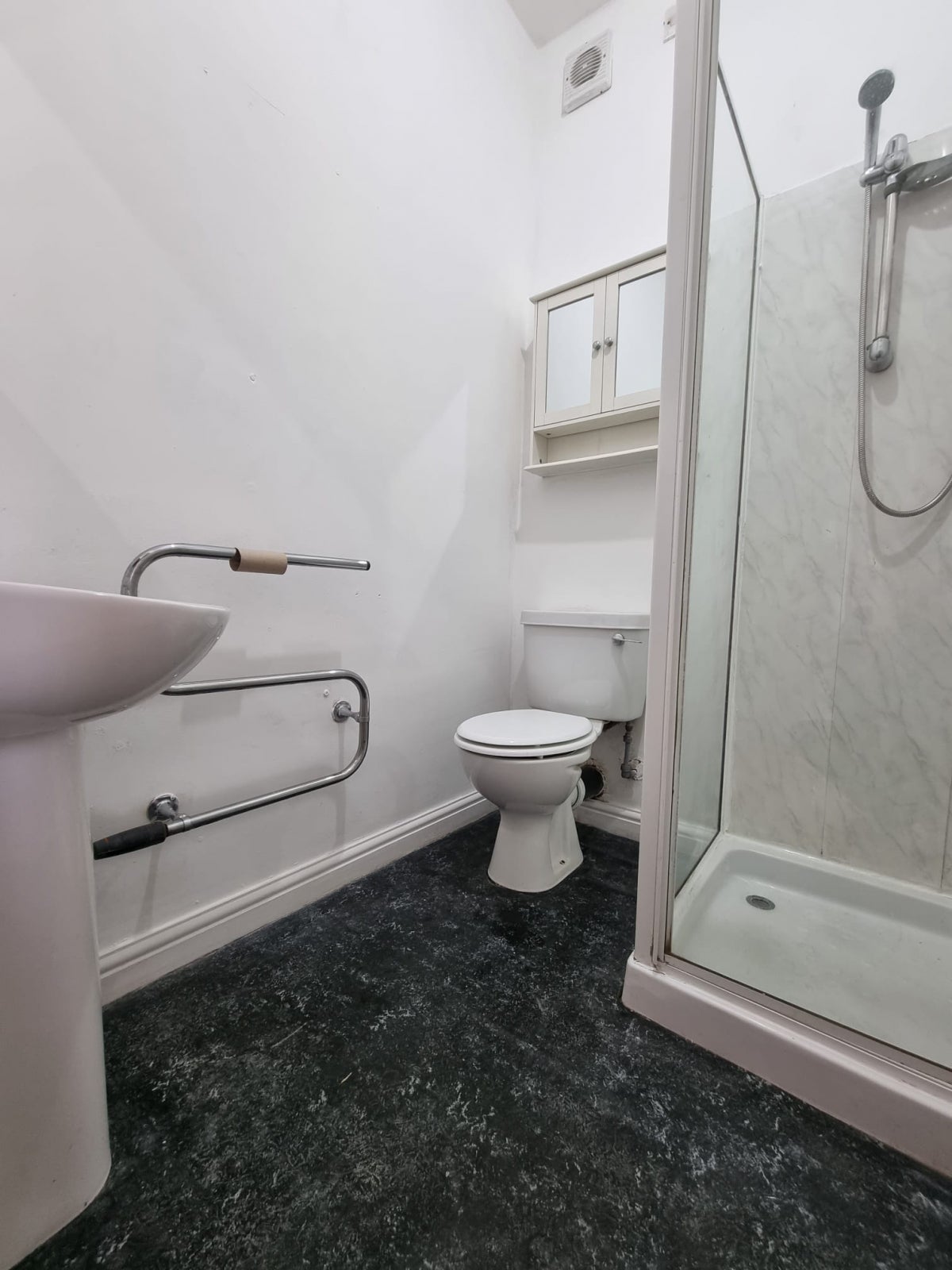 Flat Curzon Avenue in Manchester