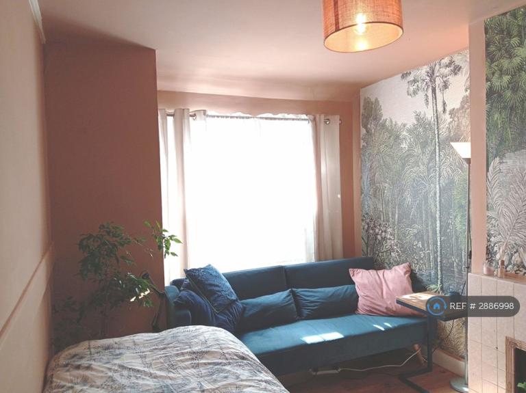 Room Cranbury Road in Reading