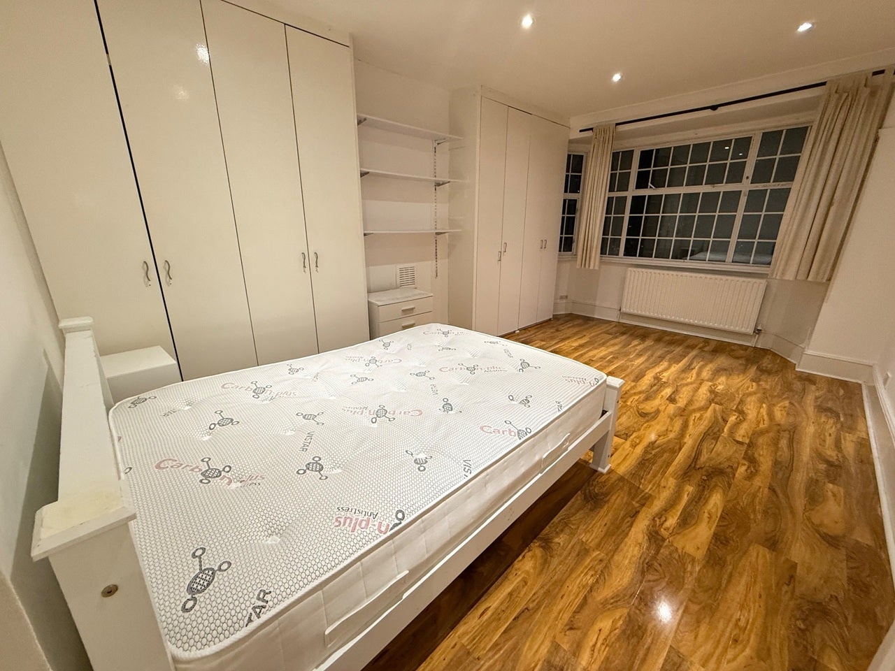 Room Claverdale Road in Greater London
