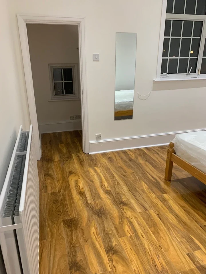 Room Claverdale Road in Greater London