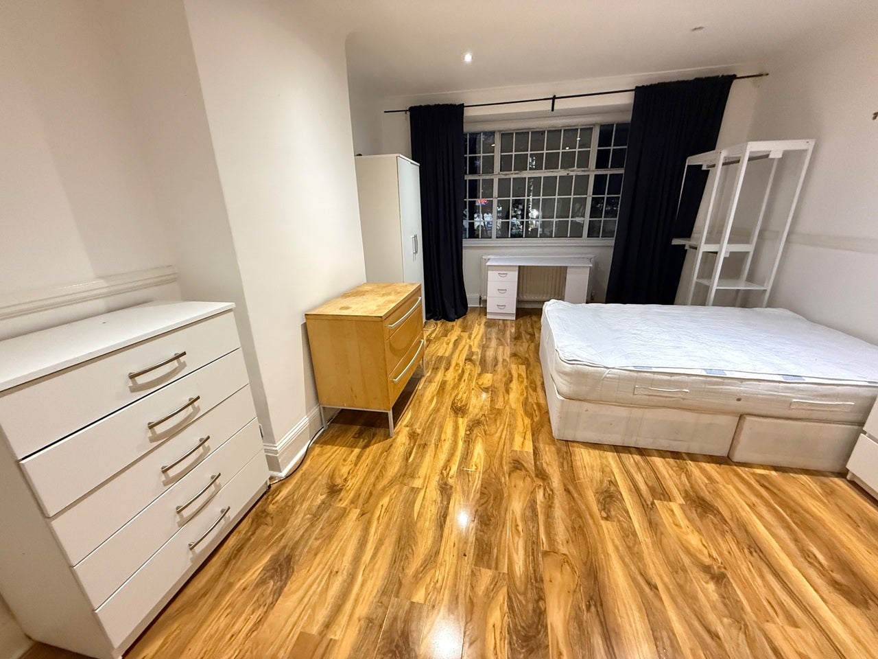 Room Claverdale Road in Greater London