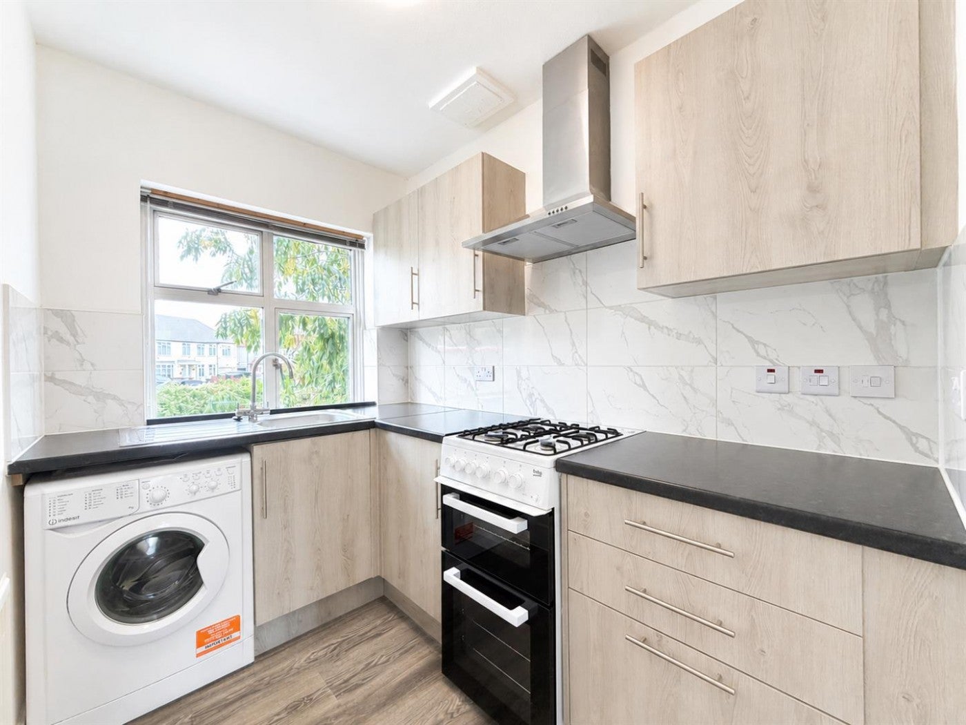 Flat Heston Road in Greater London