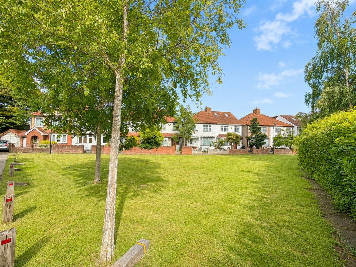 Flat Heston Road in Greater London