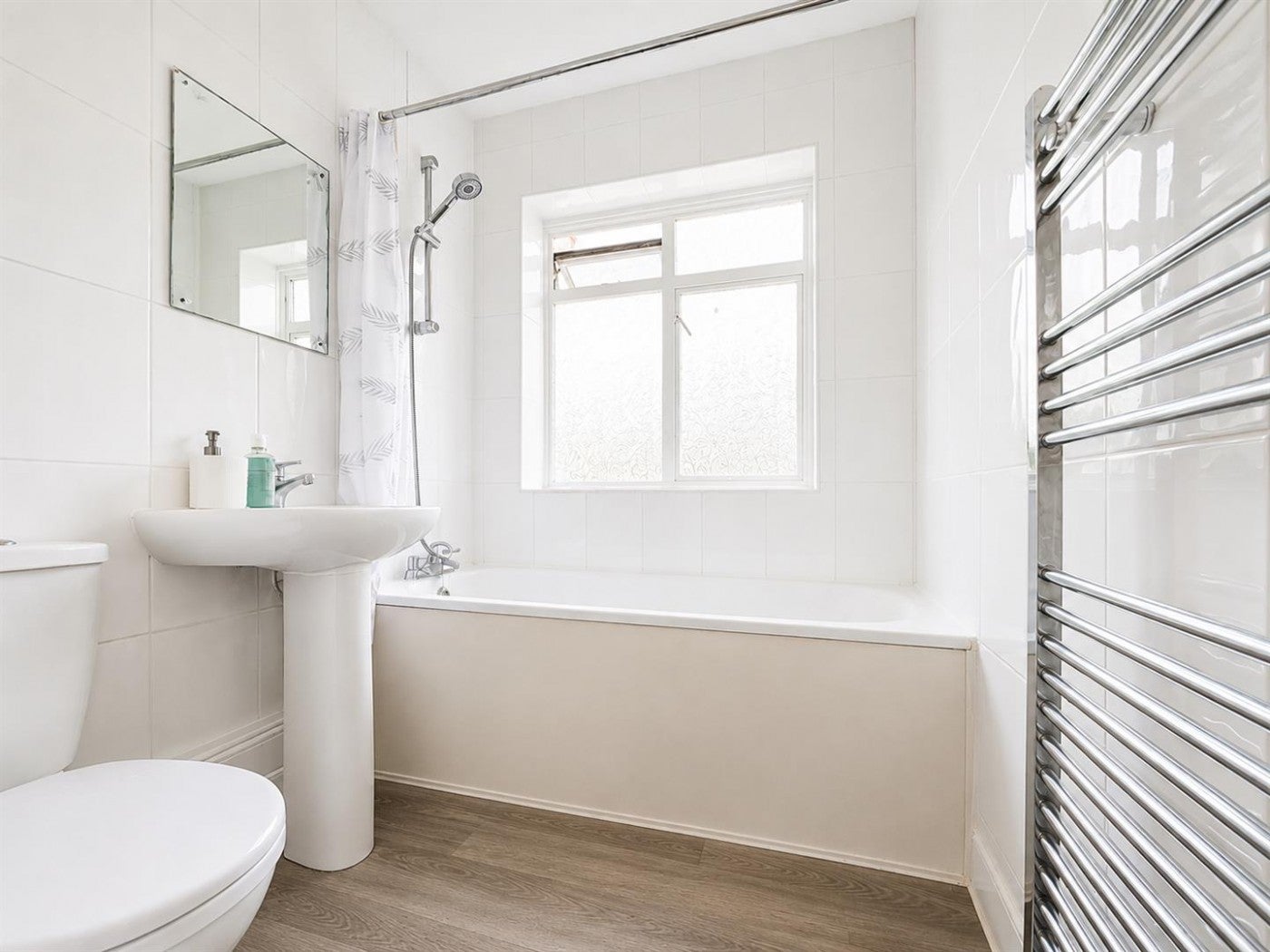 Flat Heston Road in Greater London