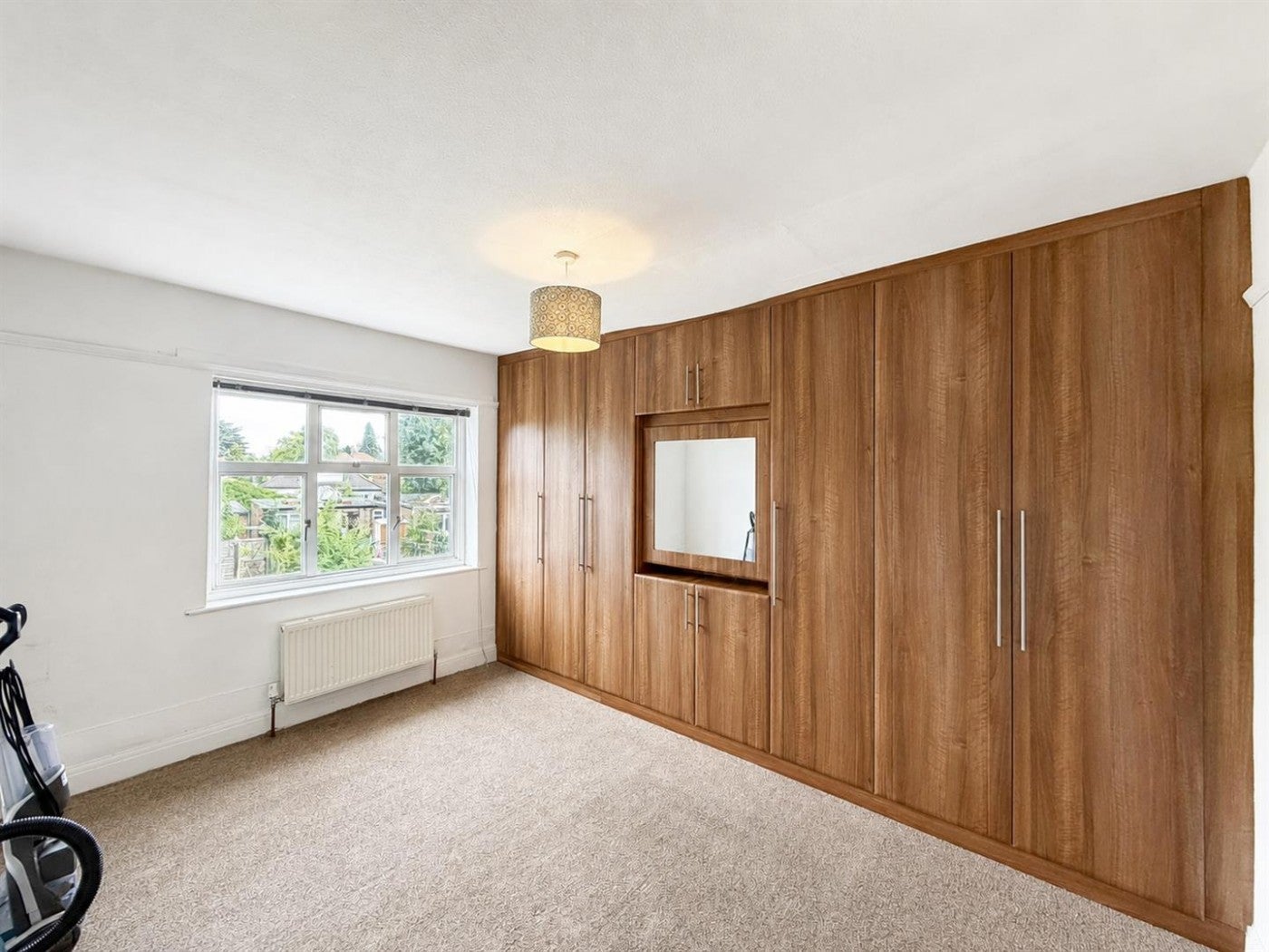 Flat Heston Road in Greater London