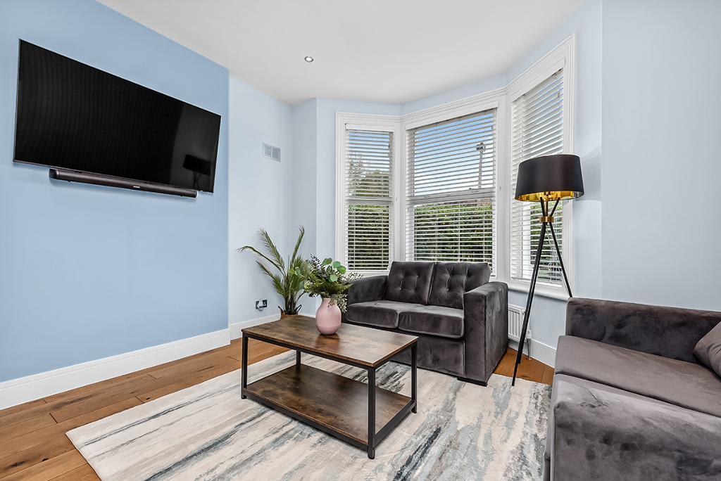 Flat Beecroft Road in Greater London
