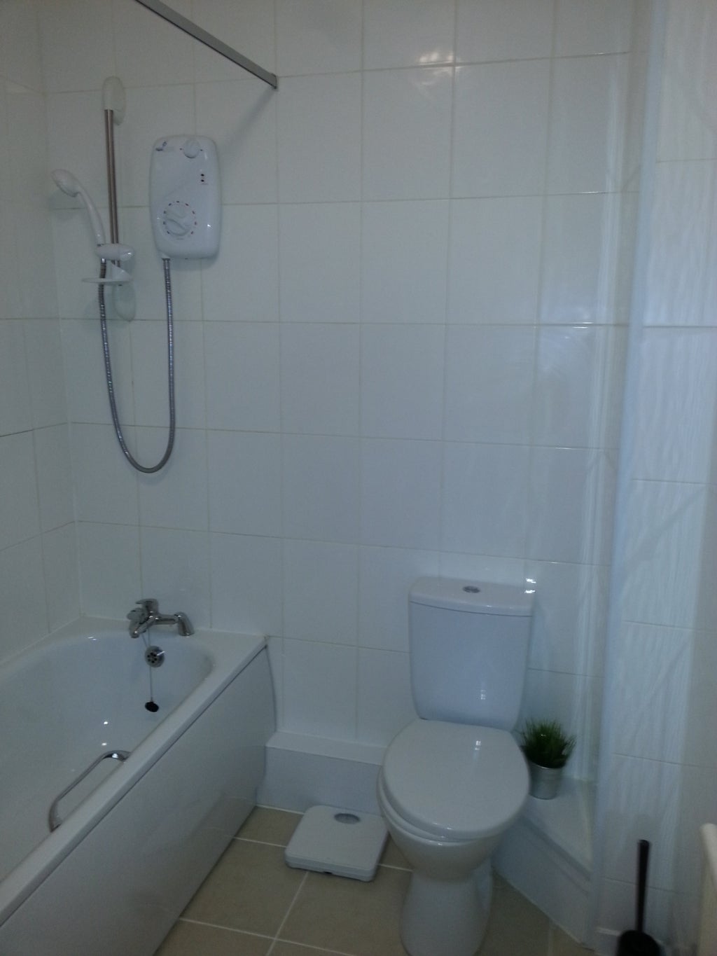 Room Wellington Villas in Nottingham