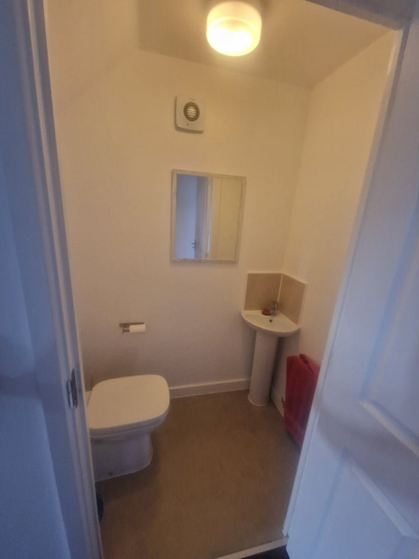 Room Slade Baker Way in Bristol
