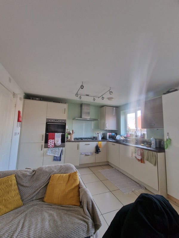 Room Slade Baker Way in Bristol