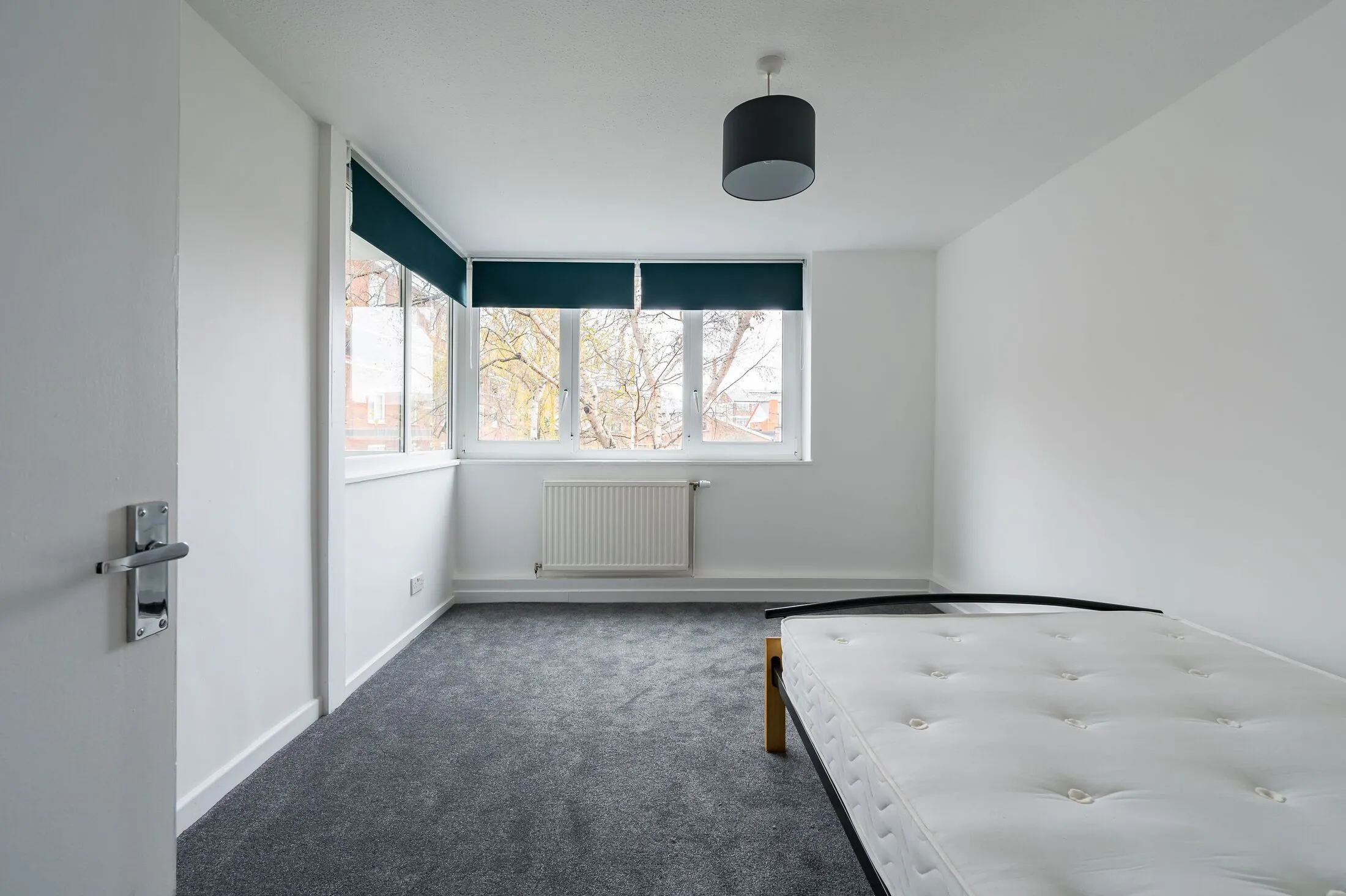 Flat Tiverton Road in London