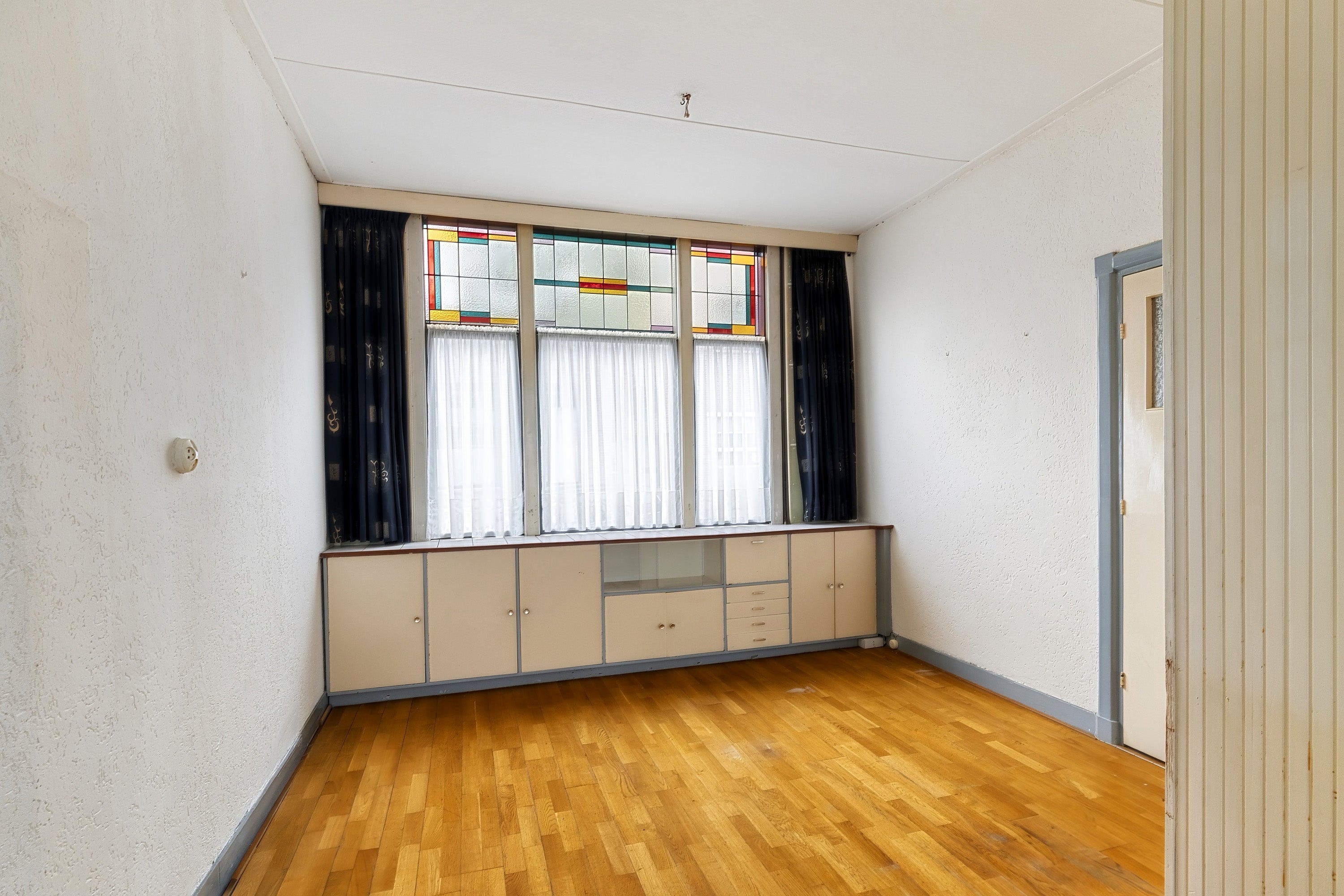 Tussenwoning te koop: Emmastraat 34, Vlaardingen