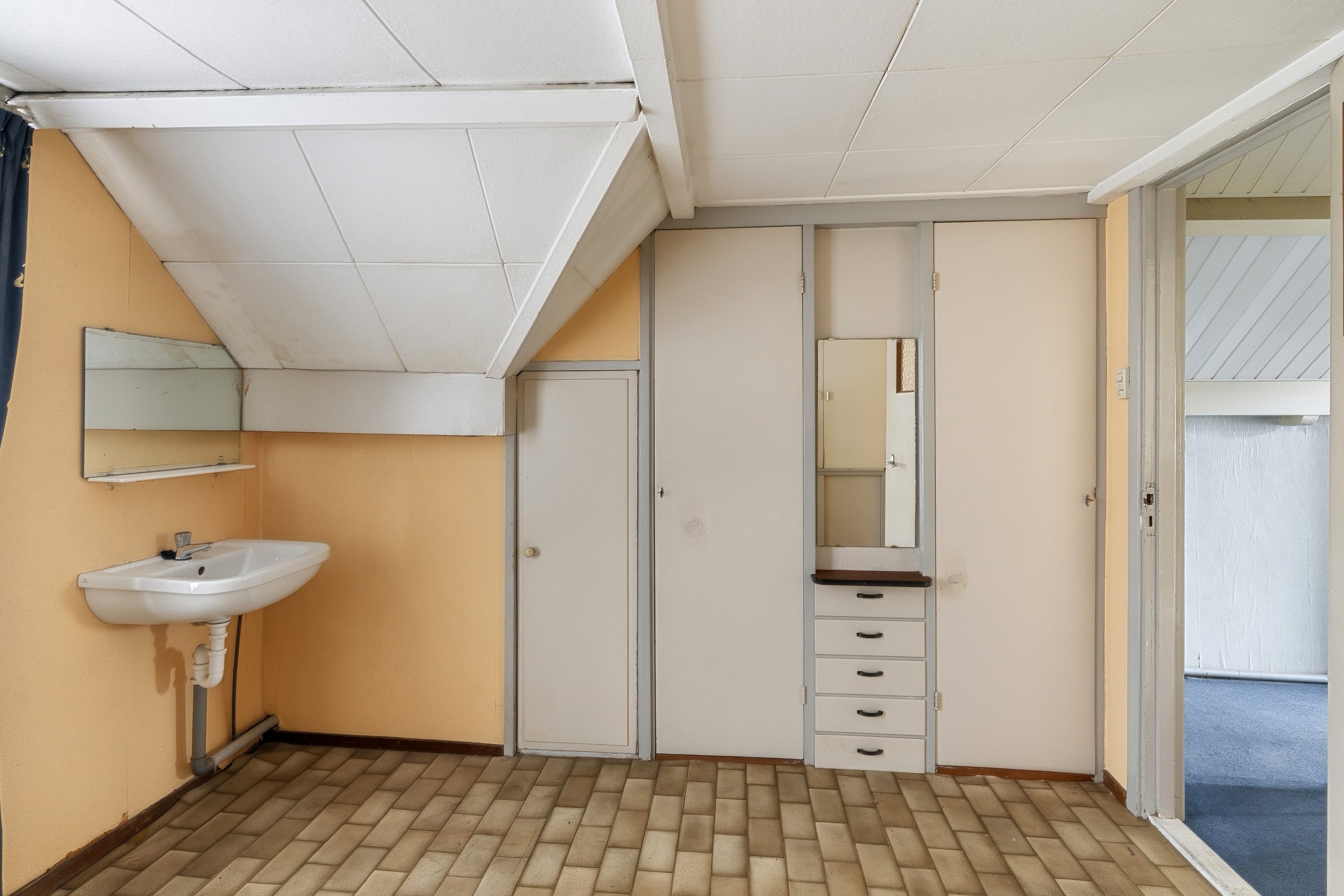 Tussenwoning te koop: Emmastraat 34, Vlaardingen
