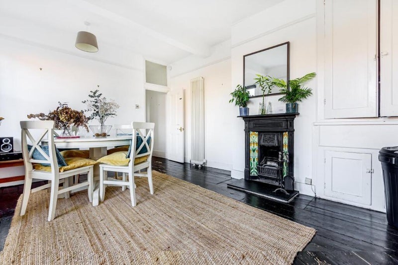 Flat Friern Road in Greater London