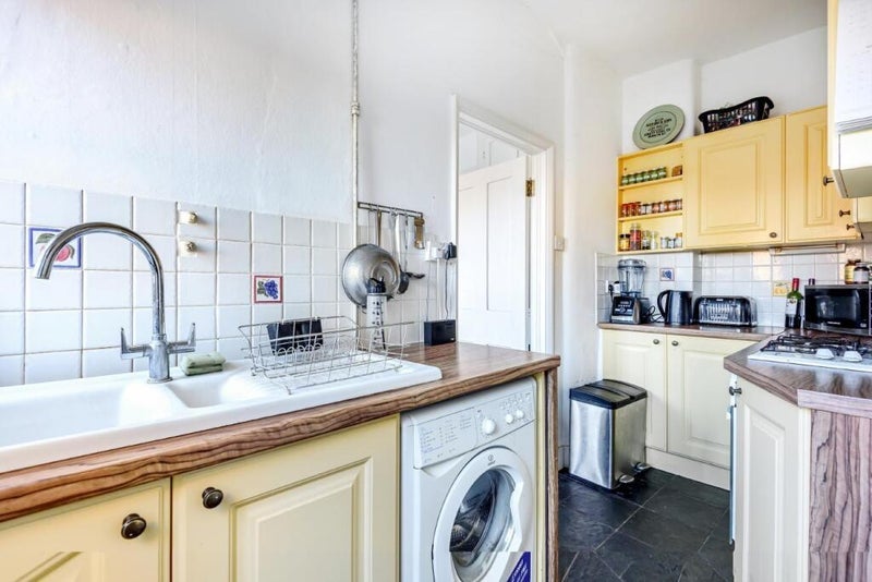 Flat Friern Road in Greater London