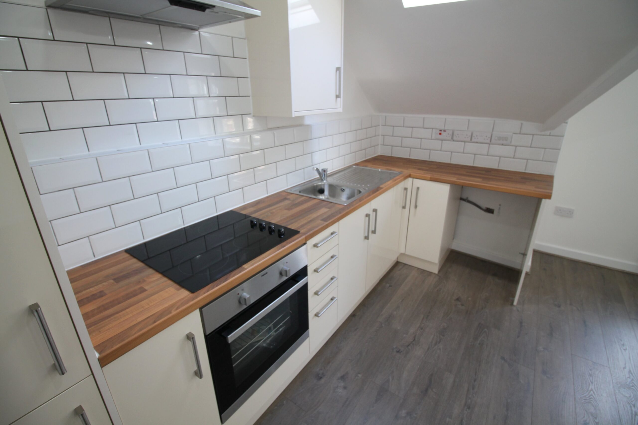 Flat Connaught Road in Cardiff