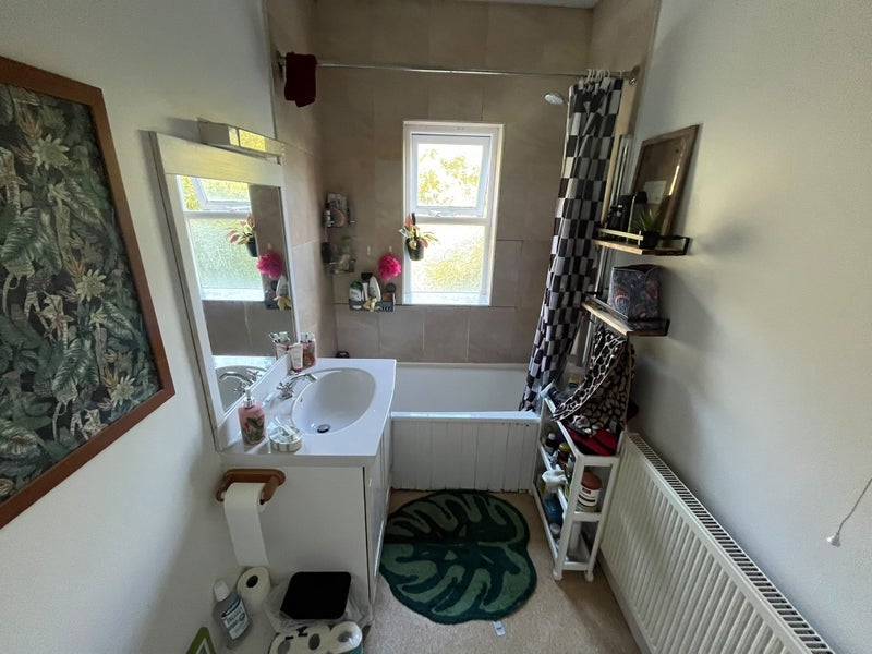 Room Cotswold Road in Bristol