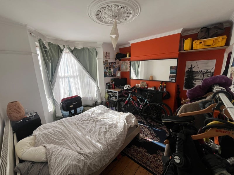 Room Cotswold Road in Bristol