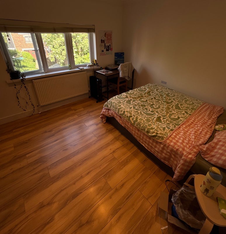 Room Manger Road in Greater London