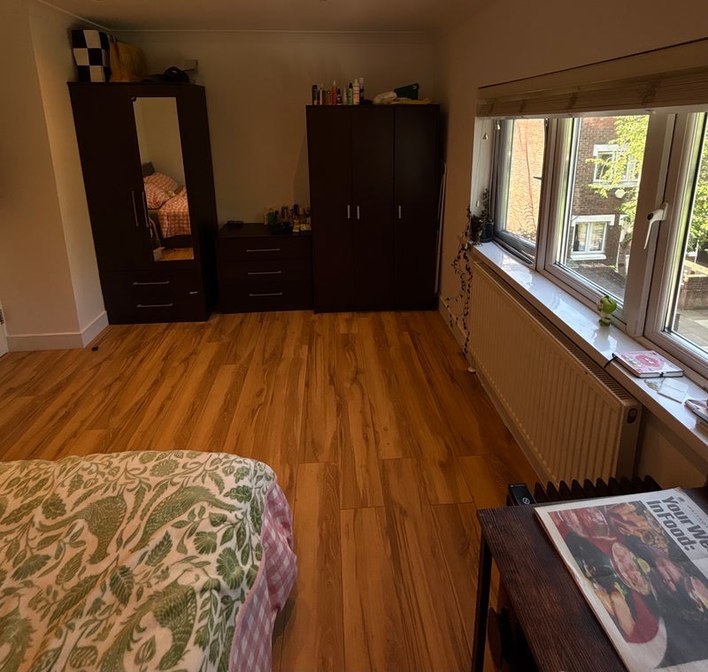 Room Manger Road in Greater London