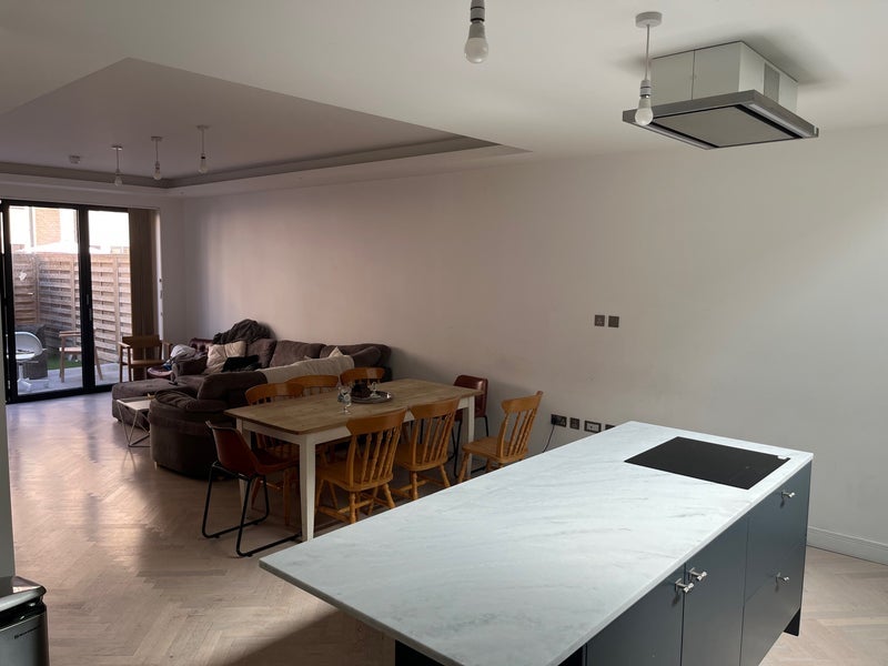 Room Mandrell Road in Greater London