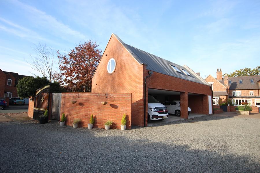 House Main Street in Lichfield