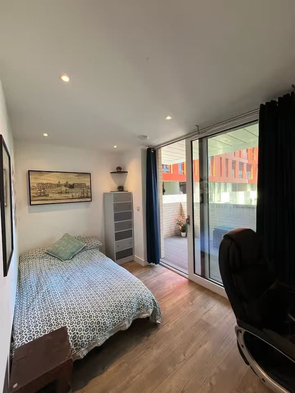 Room Cable Walk in Greater London