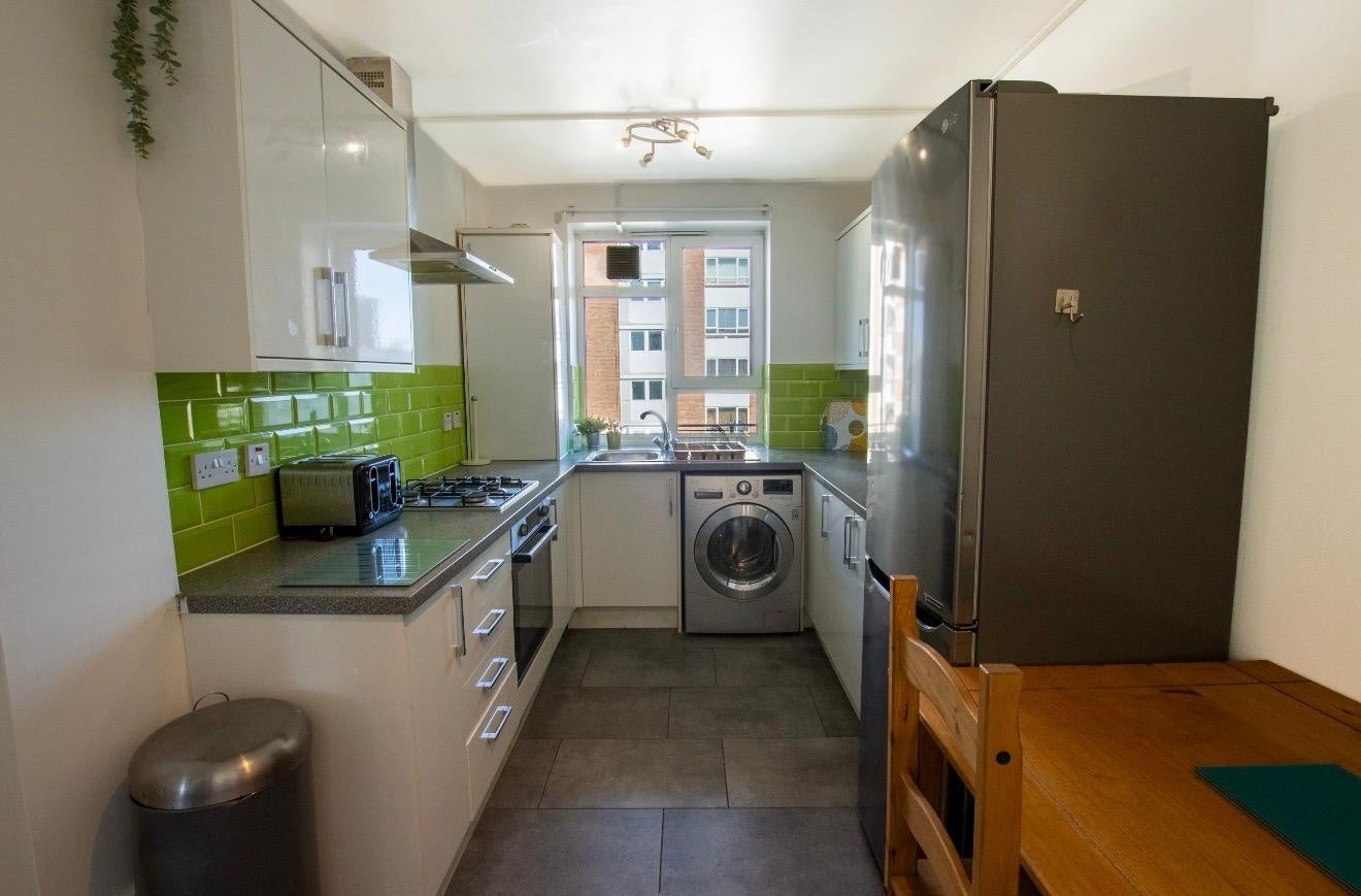 Room Rotherhithe New Road in Greater London