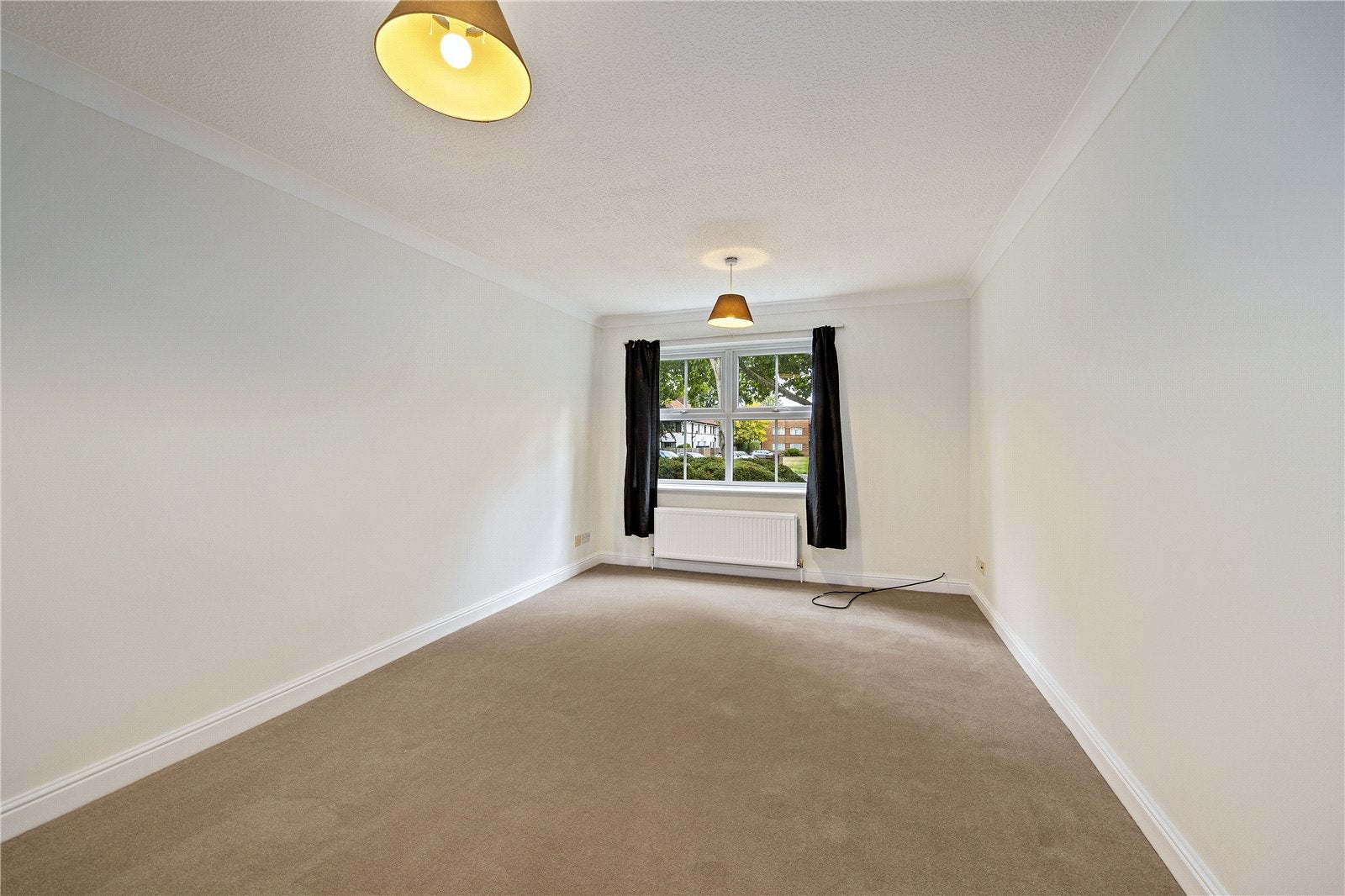 Flat London Road in Greater London