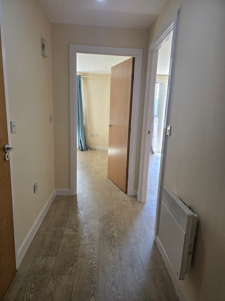 Flat Tuns Lane in Slough