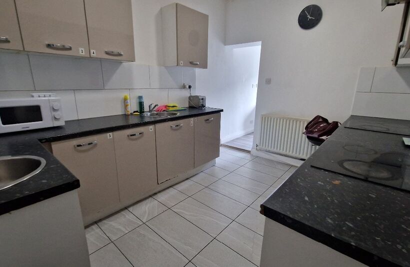 Room Wyley Road in Coventry