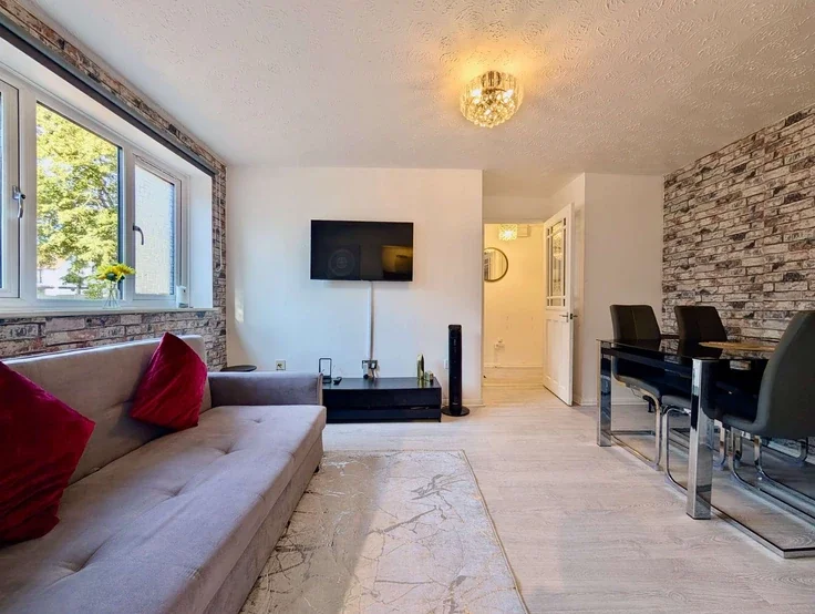 Flat Plumtree Close in Greater London