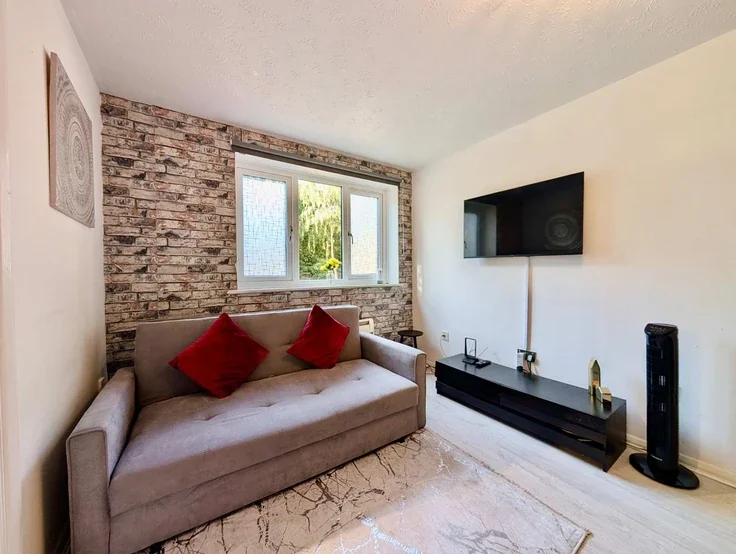 Flat Plumtree Close in Greater London