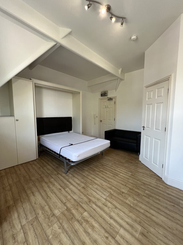 Flat Stanmore Road in Birmingham