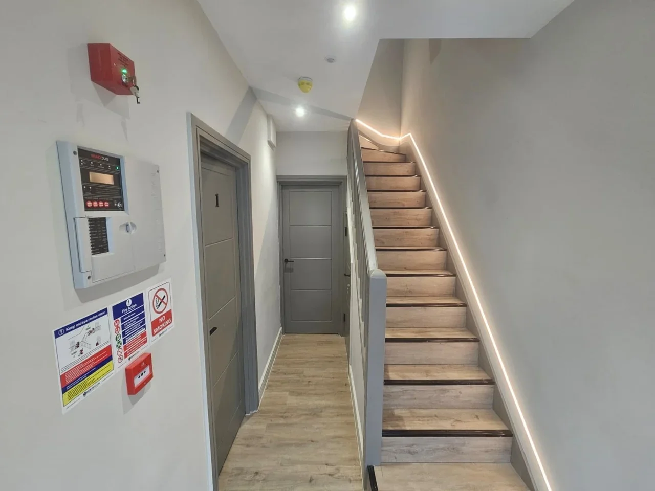 Flat Phyllis Avenue in Greater London