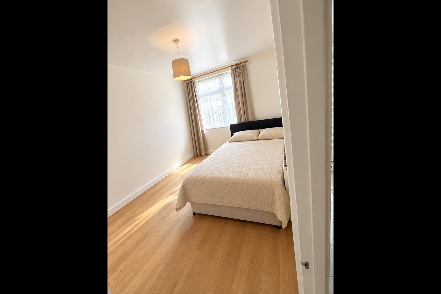 Flat Maddams Street in Greater London