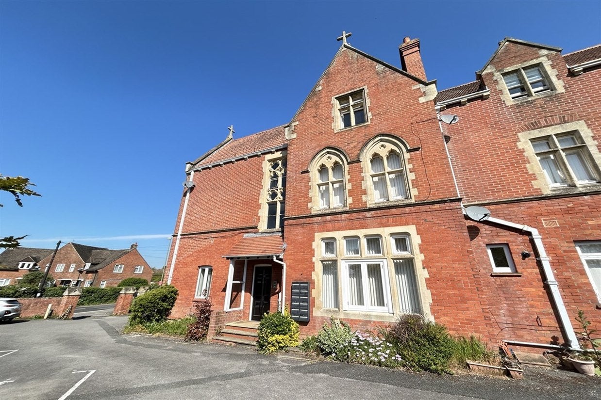 Flat Sherborne Road in Basingstoke and Deane